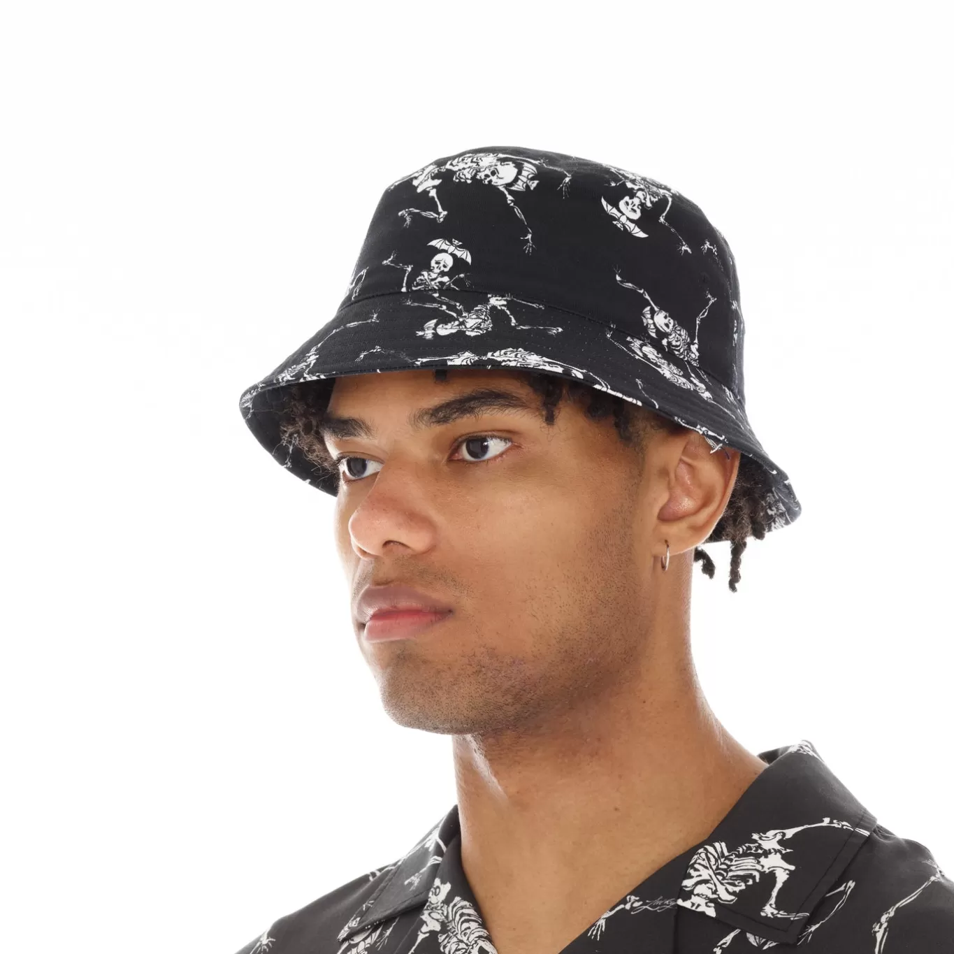 Cult Of Individuality Bucket Hats<LUCKY BASTARD BUCKET HAT IN DANCING SKELETON BLACK