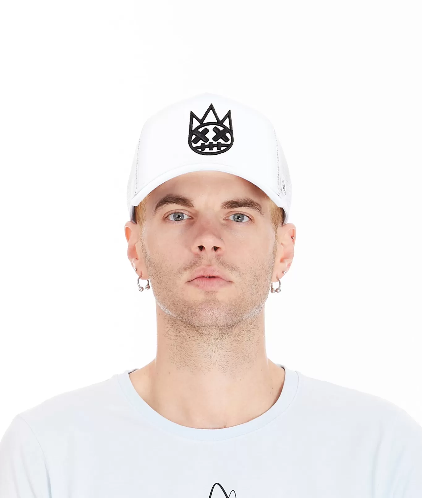 Cult Of Individuality Trucker Hats<MESH BACK TRUCKER CURVED VISOR CAP IN WHITE